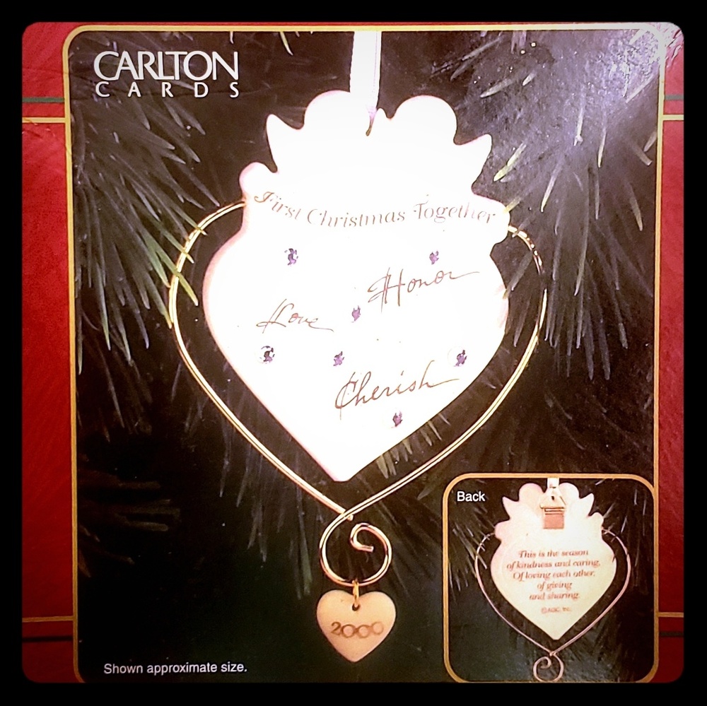 Carlton Cards CHRISTMAS Heirloom Ornament